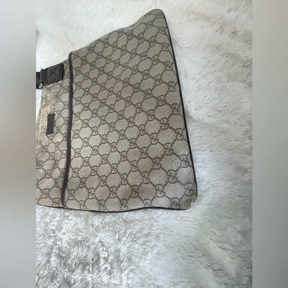 GUCCI Supreme Canvas Flat Messenger Crossbody Bag - Picture 7 of 8
